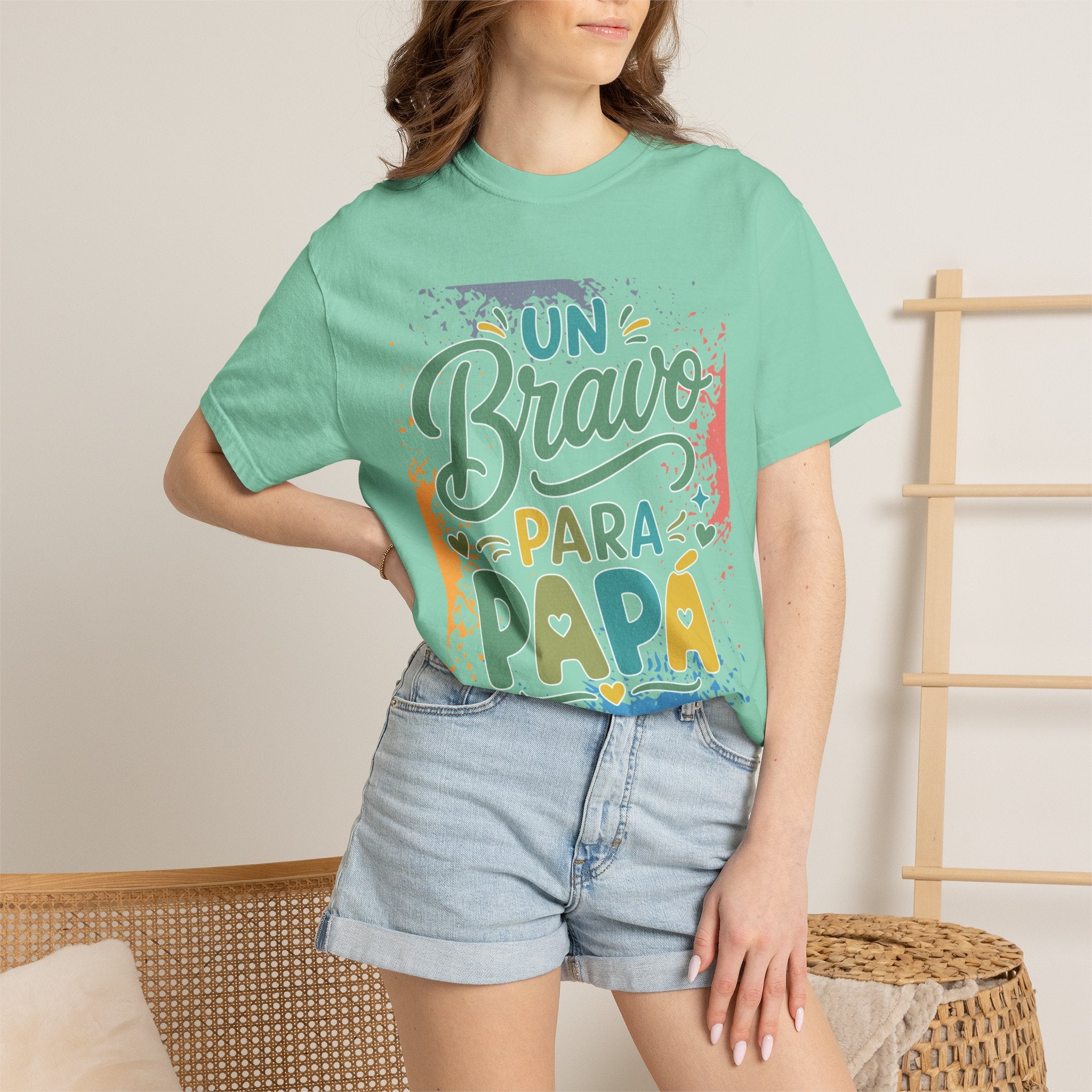 On Bravo Para Papá Textured T-Shirt — Colorful Father’s Day Spanish Dad Tee