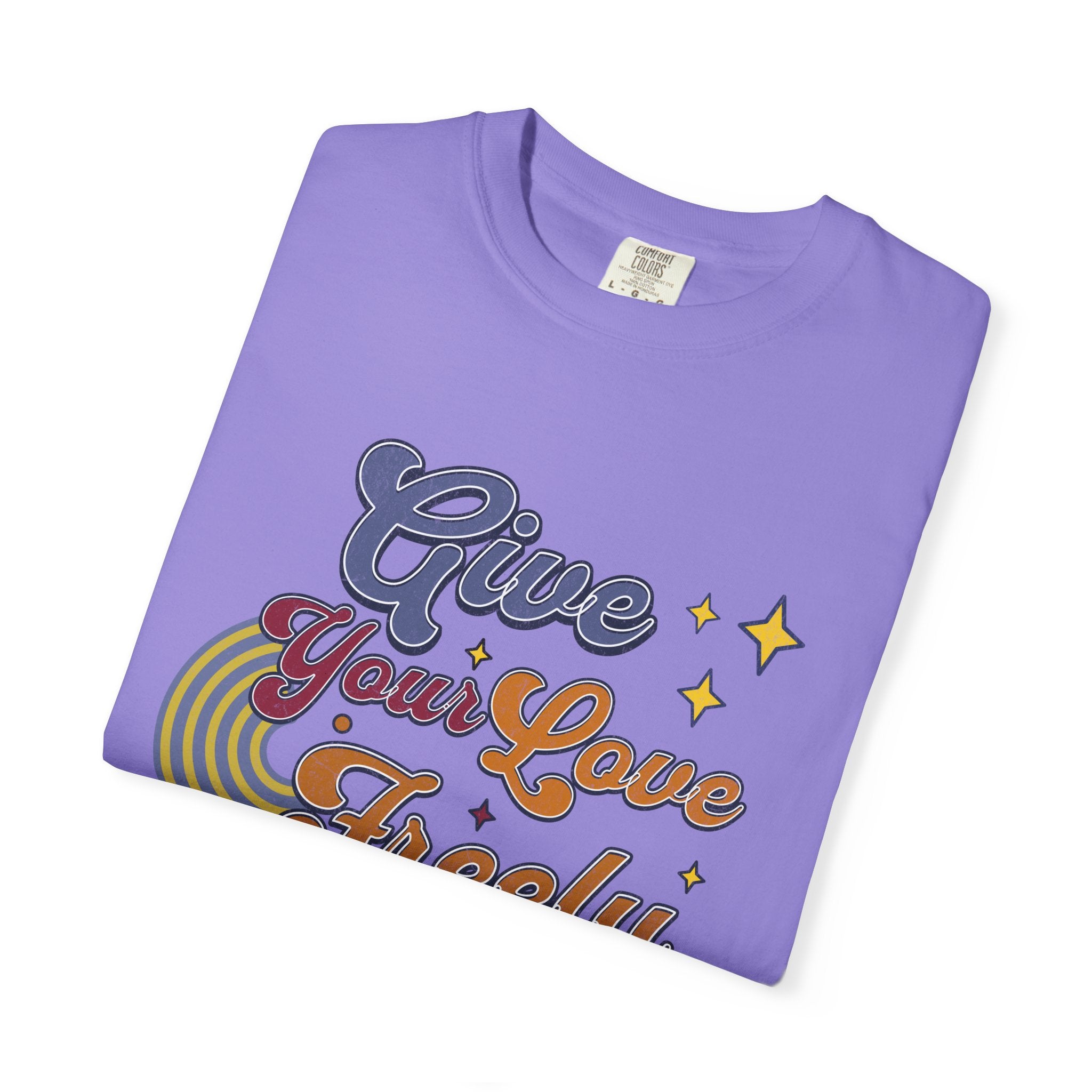 Textured Give Your Love Freely Retro Graphic T-Shirt