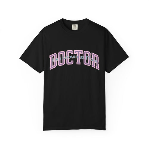 Doctor Also Known As Mom Textured T-Shirt — Retro Shadow Collegiate Medical Tee