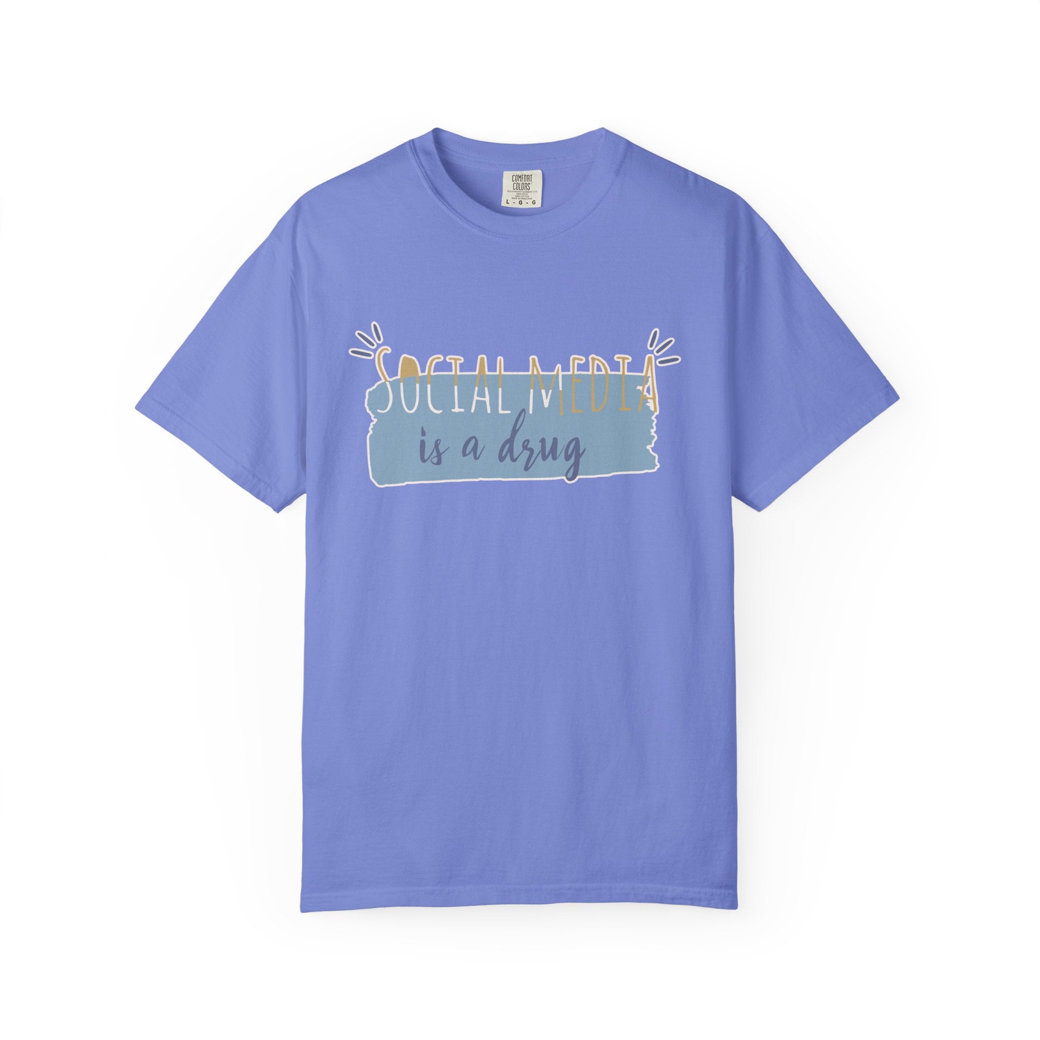 T-Shirt — “Social Media Is a Drug” Textured Graphic Tee, Casual Internet Humor Shirt