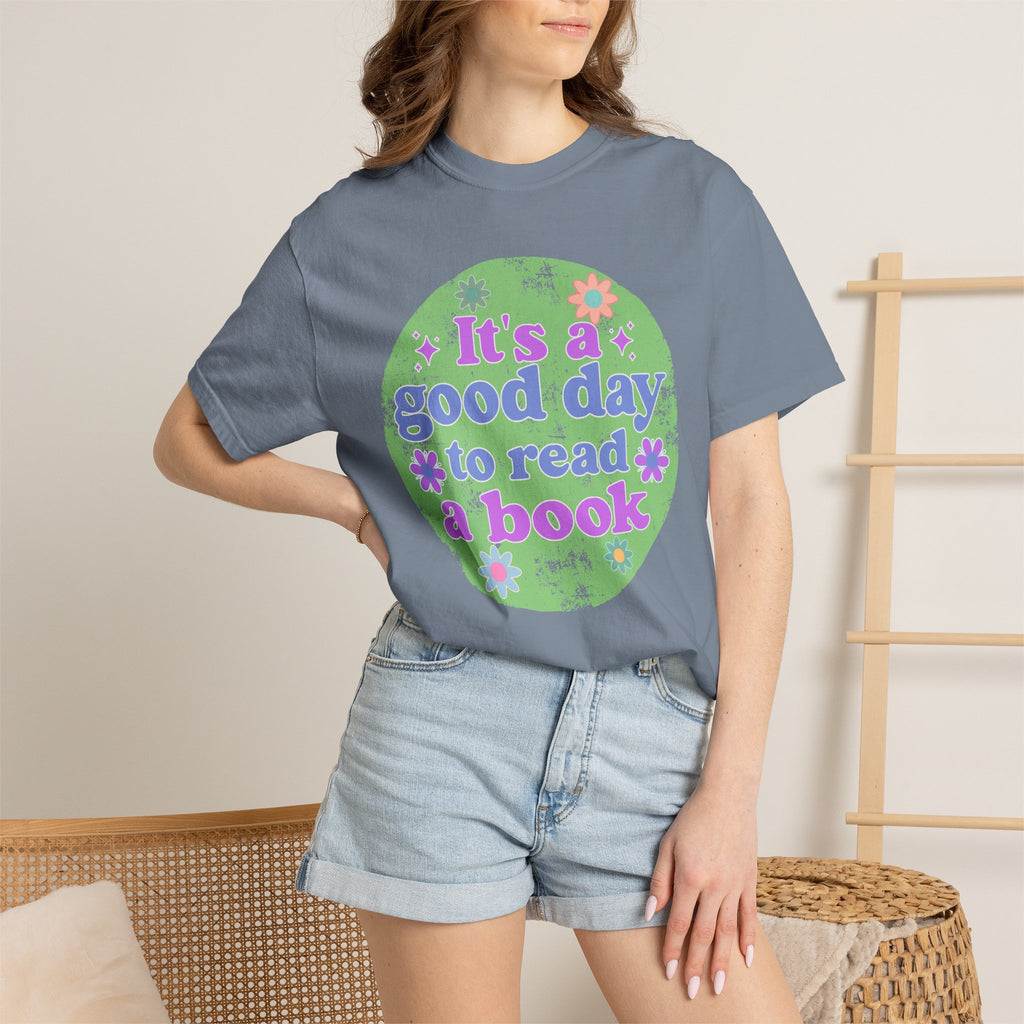It's a Good Day to Read a Book Textured T-Shirt