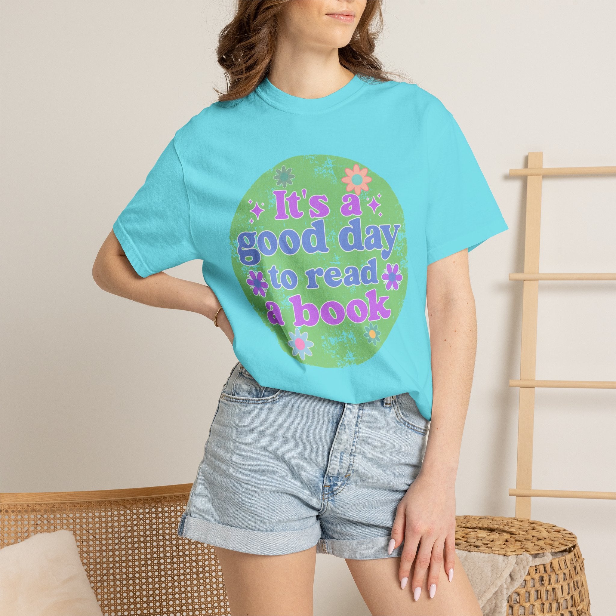 It's a Good Day to Read a Book Textured T-Shirt