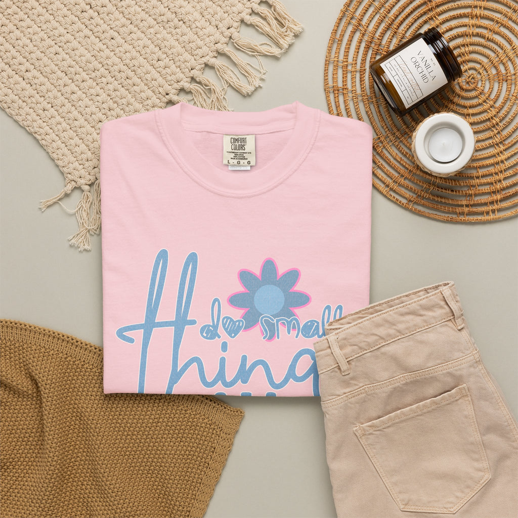 Textured Retro Great Love Graphic Tee