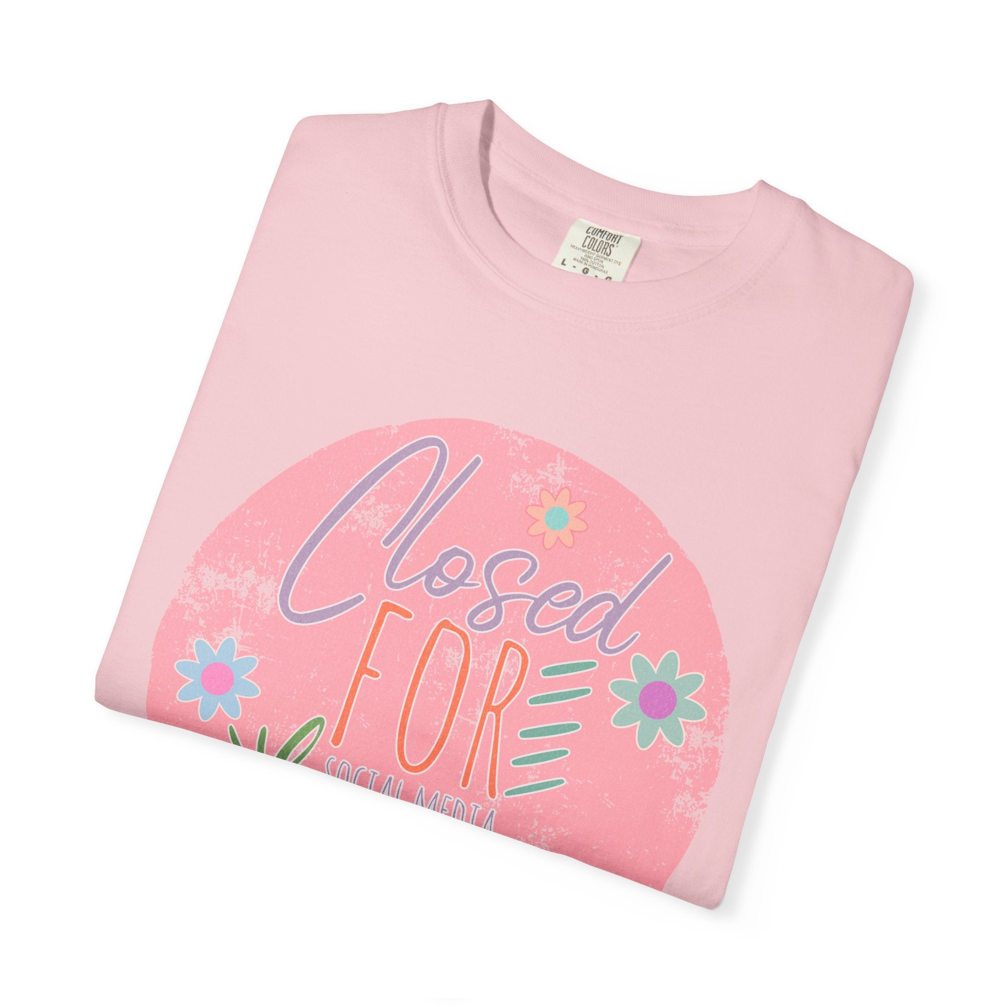 Closed For Detox Textured T‑Shirt — Cute Floral Wellness Tee