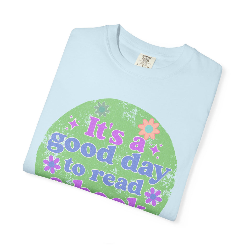 It's a Good Day to Read a Book Textured T-Shirt