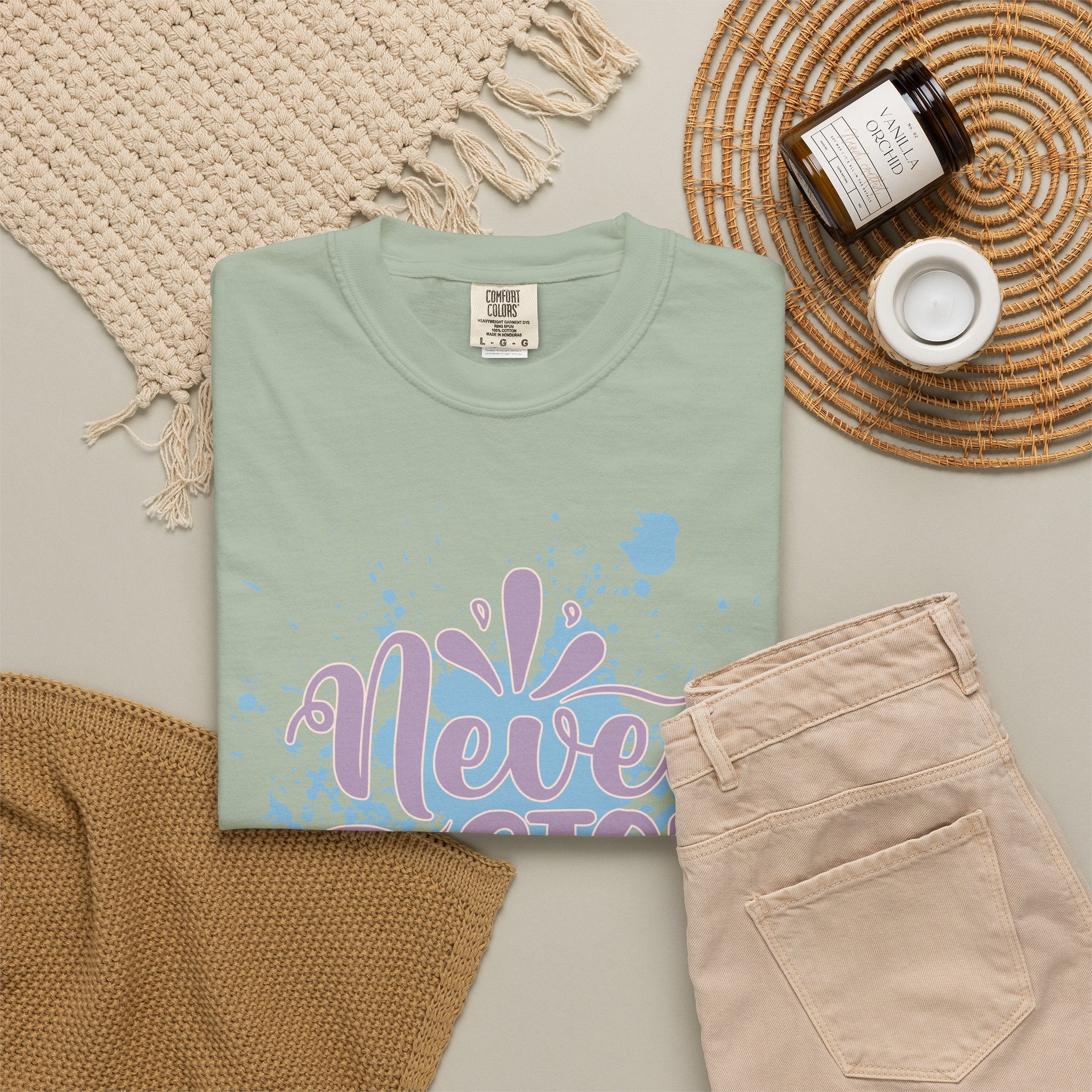 Retro Never Stop Looking Up Tee Textured Inspirational Graphic T-Shirt