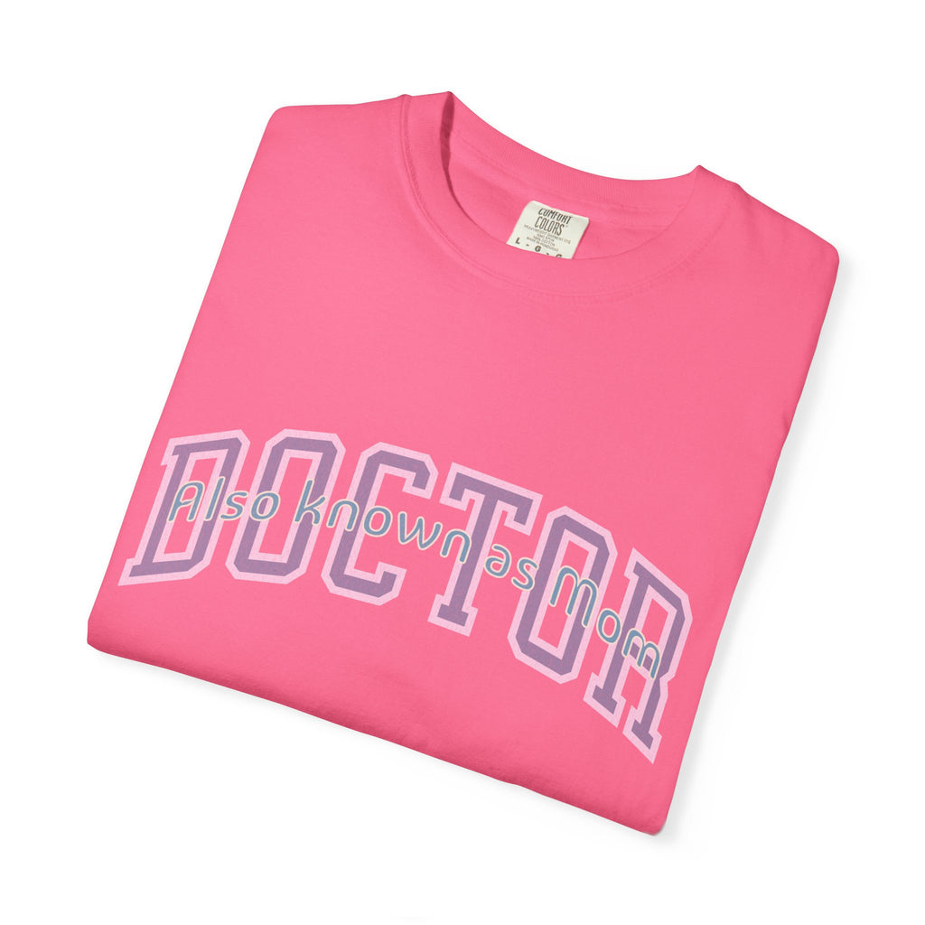 Doctor Also Known As Mom Textured T-Shirt — Retro Shadow Collegiate Medical Tee